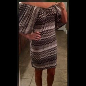 NWT Super cute chevron dress//cold shoulder//xs💕